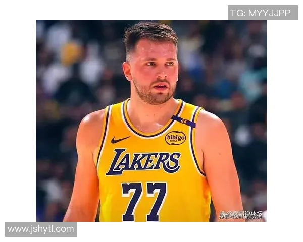 杰伦布朗一语引发NBA热议独行侠交易东契奇竟成湖人意外助力